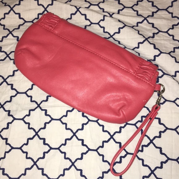 ELLE Wristlet NWOT - Picture 2 of 4